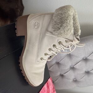 Timberland Women's Light Beige Fur-Trim Lace-Up Boots 🥾